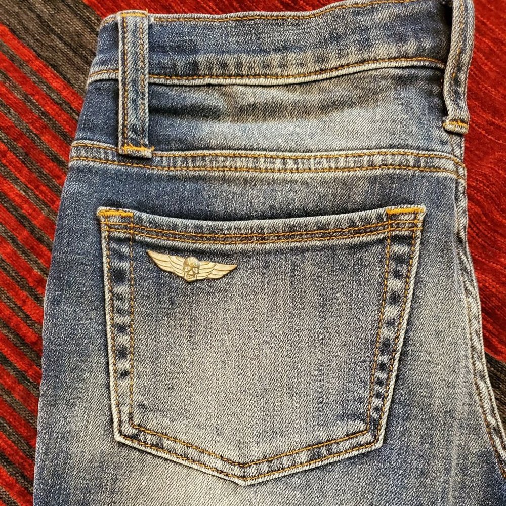 Rock and Republic Distressed Skinny Jeans! Size 2 - Picture 4 of 10